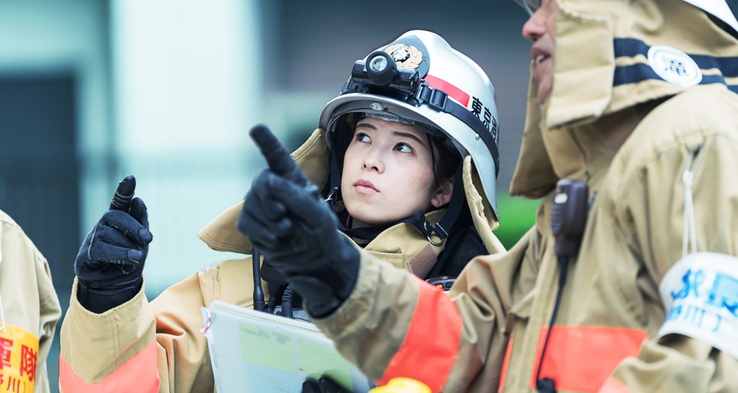 活躍する女性消防官 イメージ